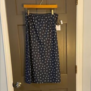 Chic Navy Floral Maxi Skirt